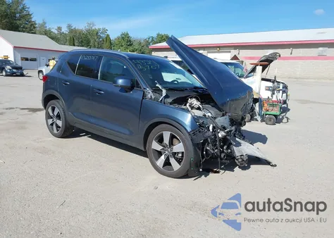 2021 Volvo Xc40 T5 Momentum z USA, uszkodzony, nr VIN YV4162UK4M2457735